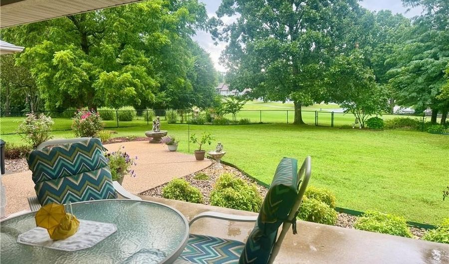 8 Merritt Dr, Bella Vista, AR 72714 - 3 Beds, 2 Bath