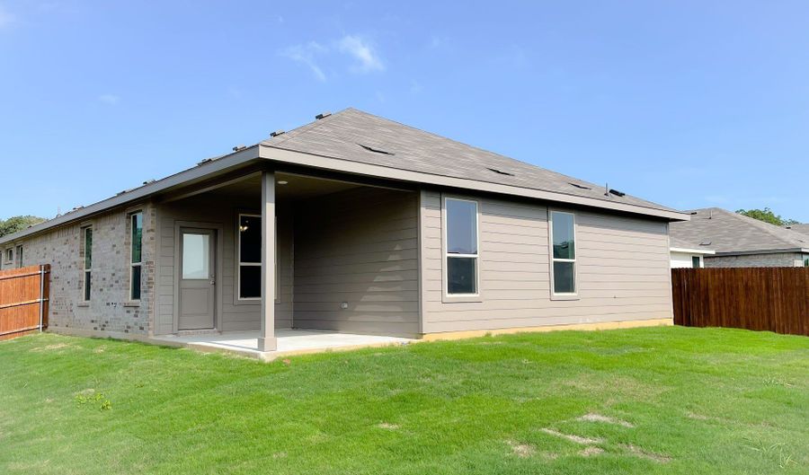 321 LOGAN St, Keene, TX 76059 - 5 Beds, 3 Bath