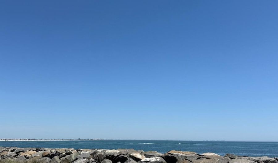 141 8TH St, Avalon, NJ 08202 - 6 Beds, 8 Bath