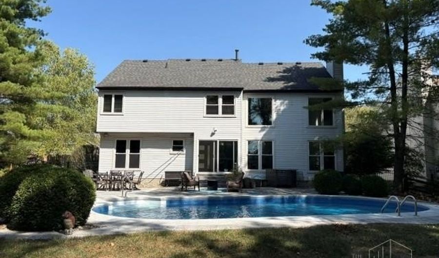 8375 Brownsboro Pl, Anderson Twp., OH 45255 - 4 Beds, 4 Bath