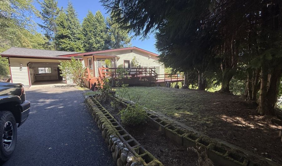 17053 EASTWOOD Ln, Brookings, OR 97415 - 3 Beds, 2 Bath
