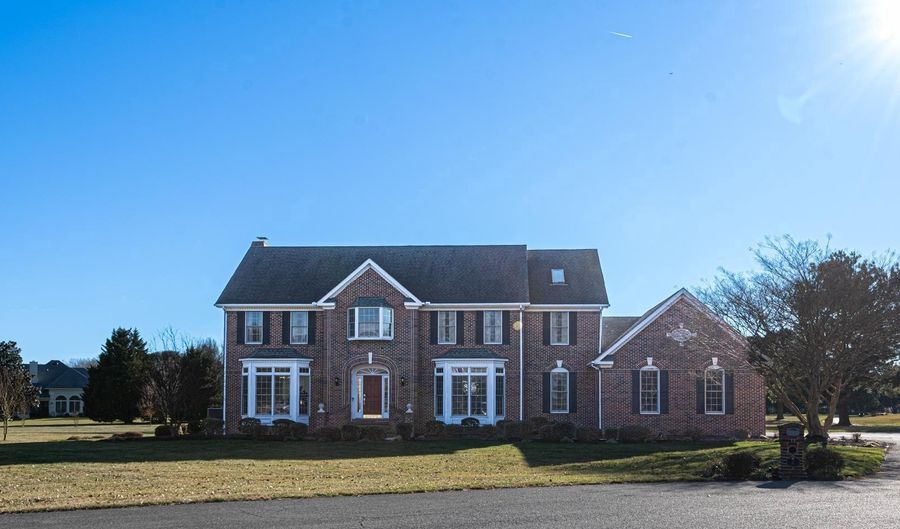 10 RINGED NECK Ln, Camden Wyoming, DE 19934 - 4 Beds, 4 Bath