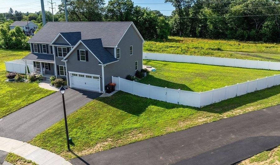 25 Damato Way, Agawam, MA 01001 - 4 Beds, 3 Bath