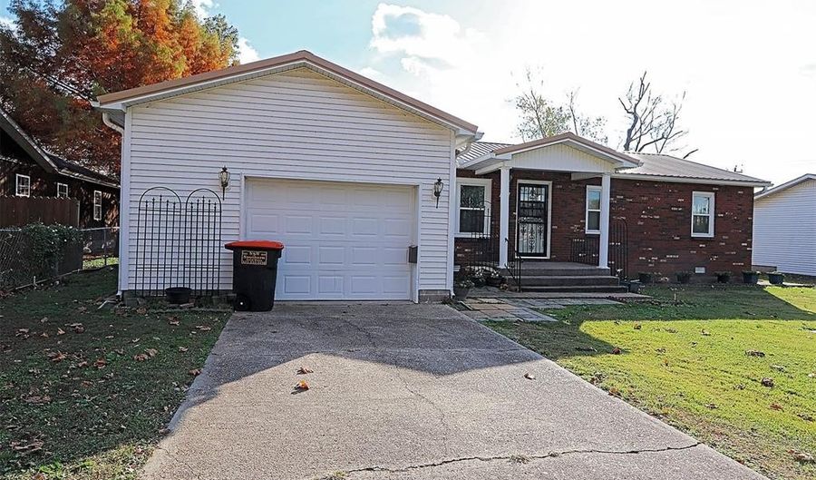 712 Duckett St, Advance, MO 63730 - 4 Beds, 2 Bath