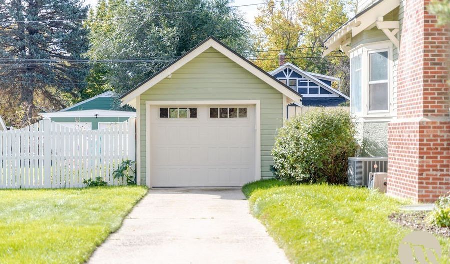 512 Clark Ave, Billings, MT 59101 - 5 Beds, 3 Bath