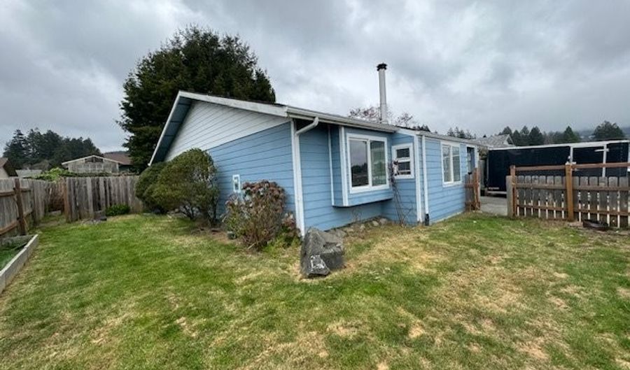 614 RANSOM Ave, Brookings, OR 97415 - 3 Beds, 2 Bath