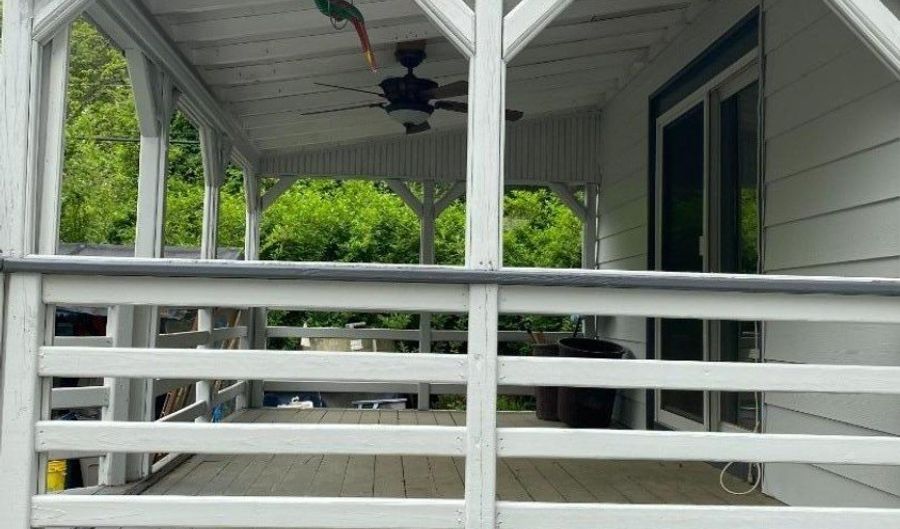 55 Valley Rd, Bayonne, NJ 07035 - 4 Beds, 1 Bath