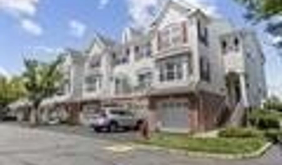 25 BAYSIDE Dr, Bayonne, NJ 07002 - 2 Beds, 3 Bath