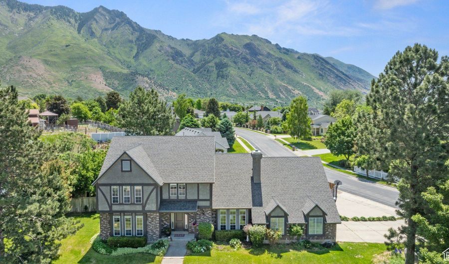 960 N EAST Vw, Alpine, UT 84004 - 6 Beds, 3 Bath