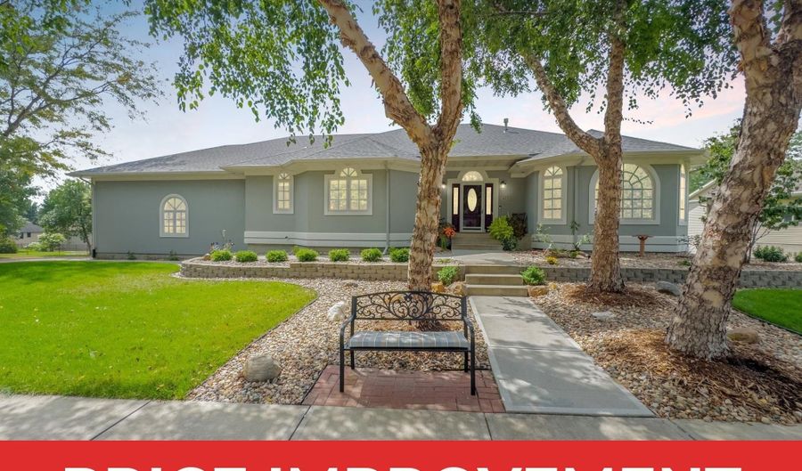 417 E Meadowlark Cir, Brandon, SD 57005 - 4 Beds, 3 Bath