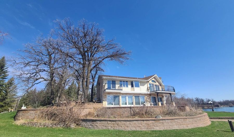 281 Shores Rd, Bottineau, ND 58318 - 5 Beds, 6 Bath
