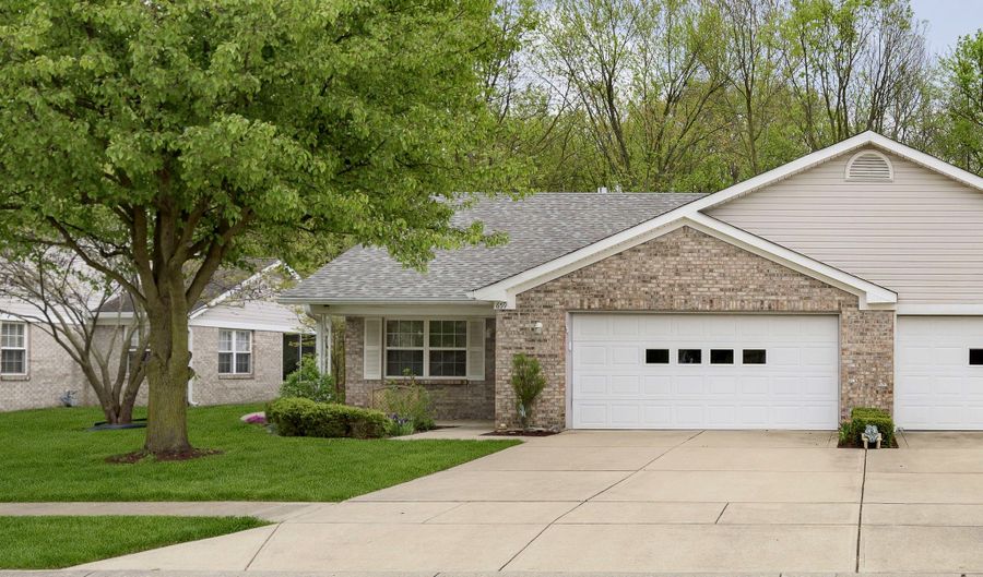 659 Moonglow Ln, Indianapolis, IN 46217 - 2 Beds, 2 Bath