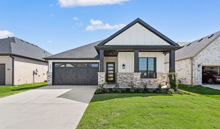 704 Blackbird Dr, Aledo, TX 76008 - 3 Beds, 3 Bath