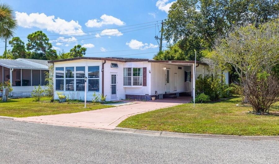 527 Egret Cir, Barefoot Bay, FL 32976 - 2 Beds, 2 Bath