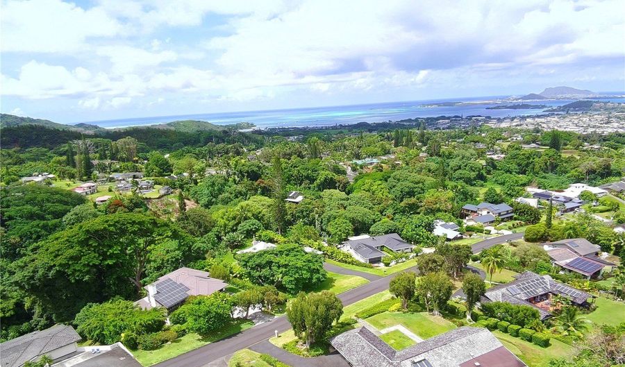 46-426 Hololio St, Kaneohe, HI 96744 - 4 Beds, 3 Bath
