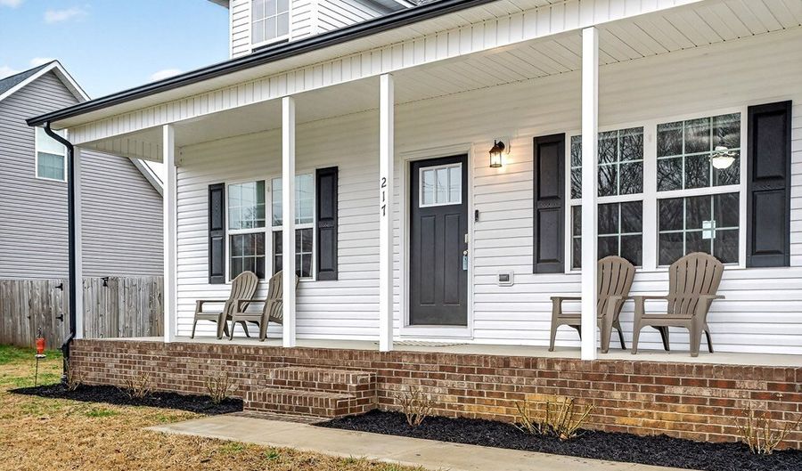 217 Peach St, Baxter, TN 38544 - 4 Beds, 2 Bath