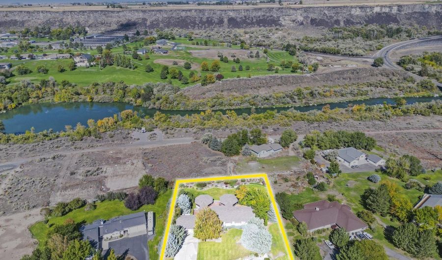 132 Country Club Dr, Buhl, ID 83316 - 4 Beds, 3 Bath