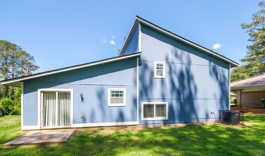 2215 Fairway, Atlanta, GA 30331 - 4 Beds, 3 Bath