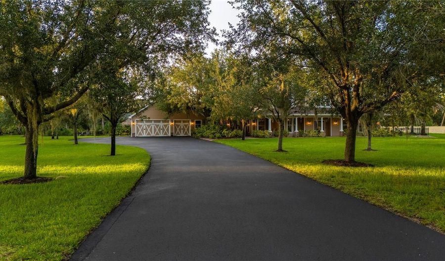 9990 SW PEACE RIVER St, Arcadia, FL 34269 - 5 Beds, 5 Bath