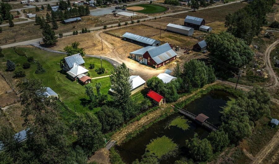 210 Rusho Ln, Blanchard, ID 83804 - 4 Beds, 2 Bath