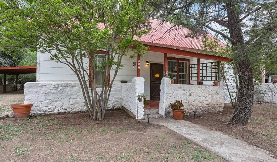 806 E Ave E, Alpine, TX 79830 - 3 Beds, 2 Bath
