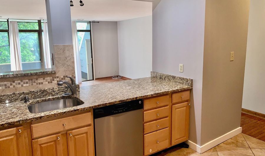 2218 S QUINCY St 1, Arlington, VA 22204 - 2 Beds, 3 Bath