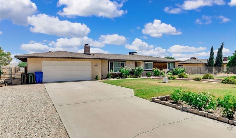 21821 Carlisle Rd, Apple Valley, CA 92307 - 3 Beds, 2 Bath