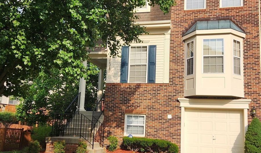 12347 QUARTERBACK Ct, Bowie, MD 20720 - 3 Beds, 4 Bath