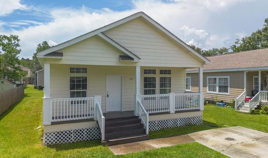 6191 W Desoto St, Bay St. Louis, MS 39520 - 3 Beds, 2 Bath