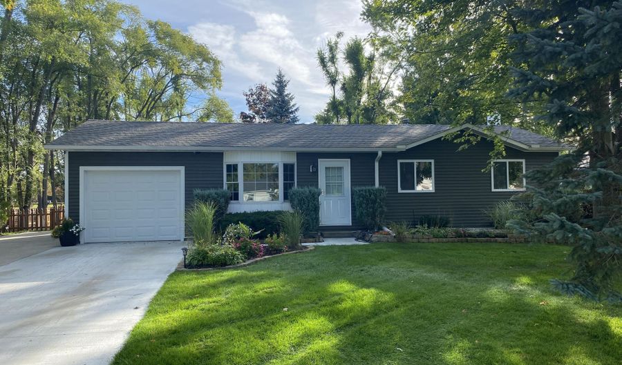 101 Island View Dr, Alpena, MI 49707 - 3 Beds, 2 Bath