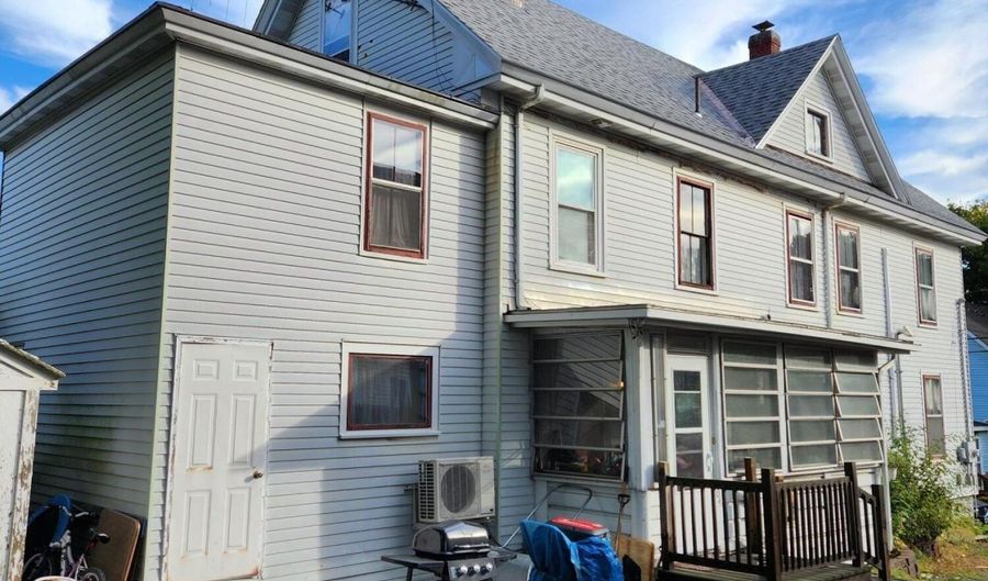 104 Pearl St, Bangor, ME 04401 - 5 Beds, 2 Bath