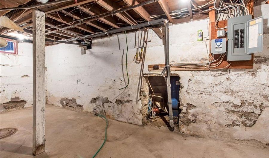 1205 N Nokomis, Alexandria, MN 56308 - 4 Beds, 2 Bath