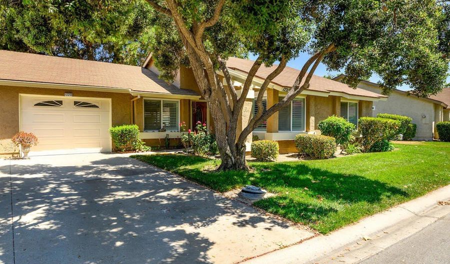 17219 Village 17, Camarillo, CA 93012 - 2 Beds, 2 Bath