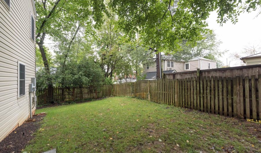 1524 N KENTUCKY St, Arlington, VA 22205 - 4 Beds, 3 Bath