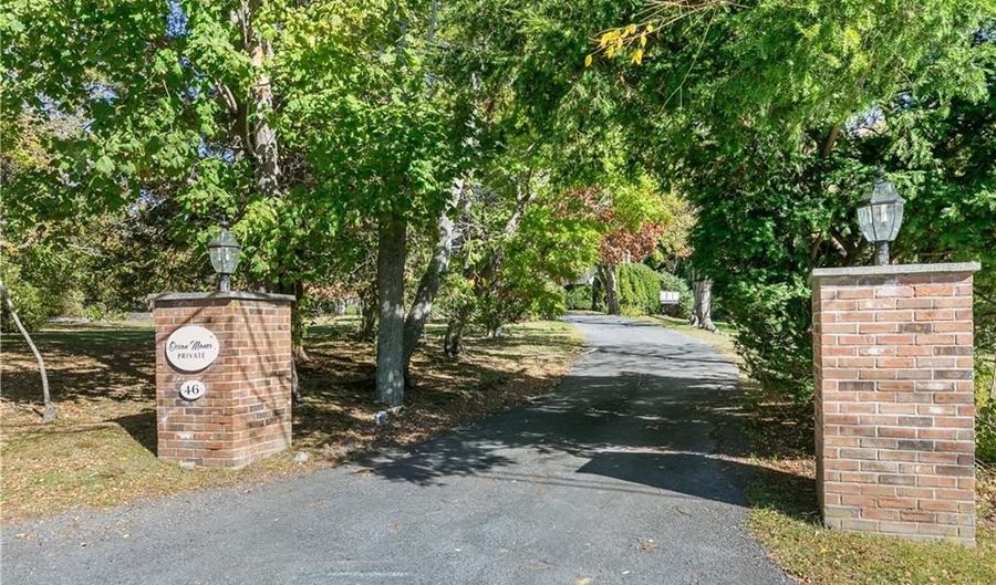 46 CHASTELLUX Ave M6, Newport, RI 02840 - 1 Beds, 1 Bath