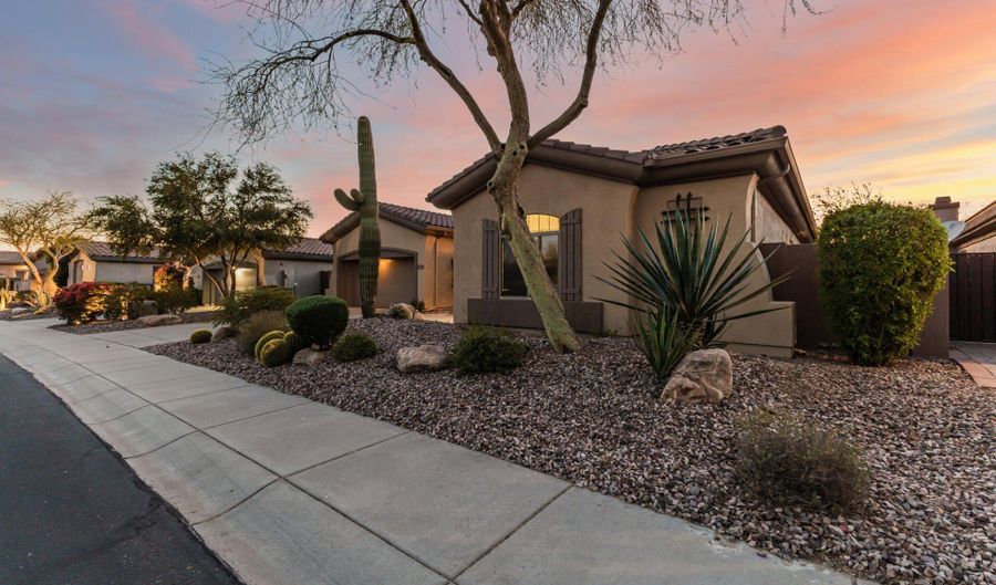 42008 N ANTHEM SPRINGS Rd, Anthem, AZ 85086 - 2 Beds, 3 Bath