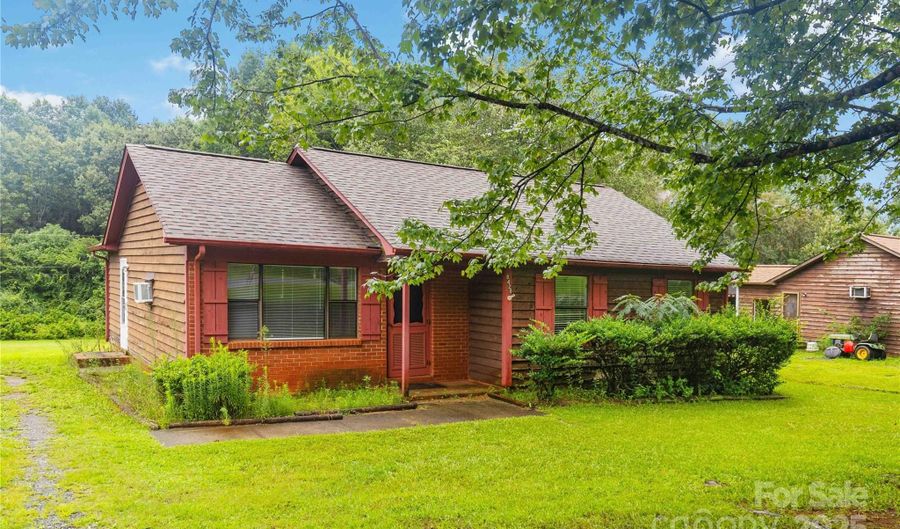 8428 Clear Meadow Ln, Charlotte, NC 28227 - 3 Beds, 1 Bath