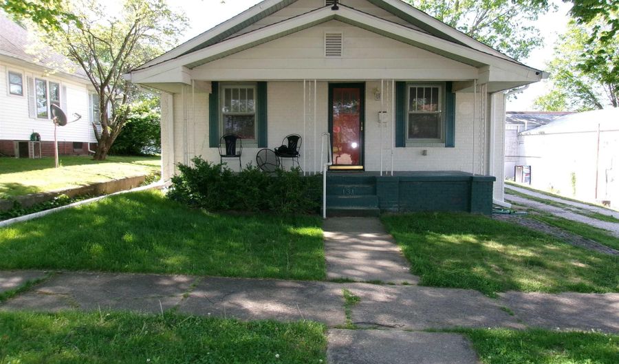 131 E Mechanic St, Bloomfield, IN 47424 - 2 Beds, 2 Bath