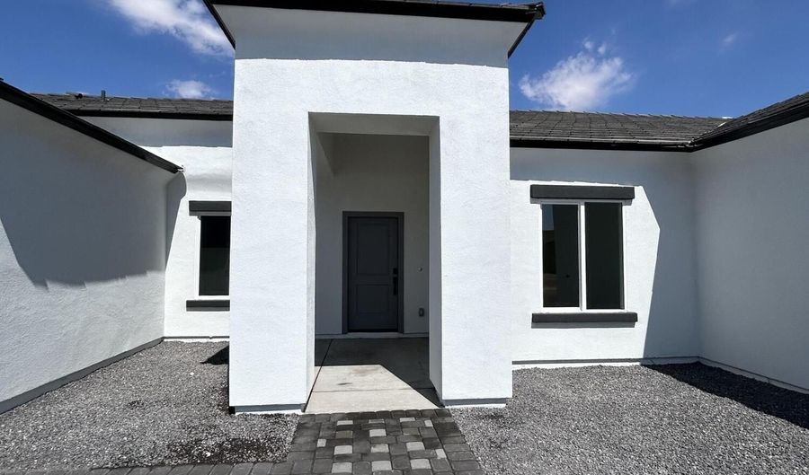 8610 W MONACO Blvd, Arizona City, AZ 85123 - 4 Beds, 2 Bath