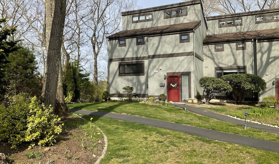 22 Harbour Vlg A, Branford, CT 06405 - 2 Beds, 3 Bath