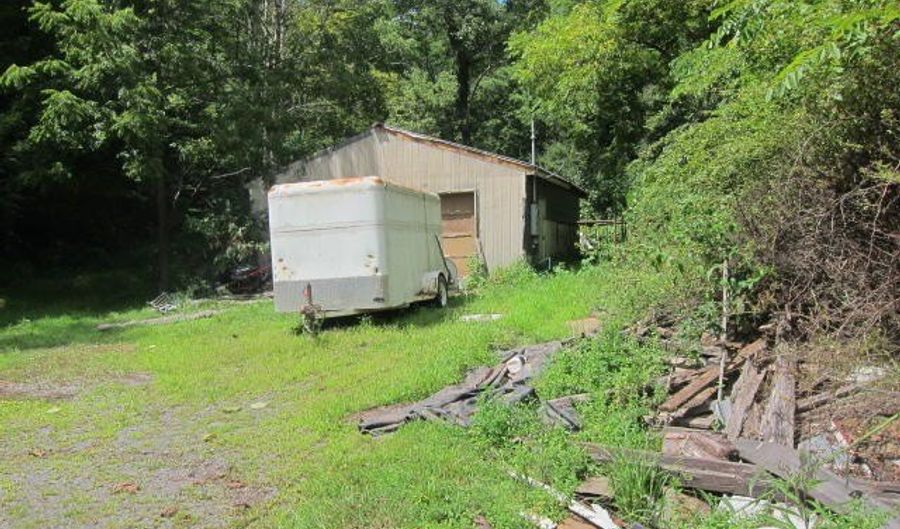 43 Sanctuary Ln, Alderson, WV 24910 - 3 Beds, 1 Bath