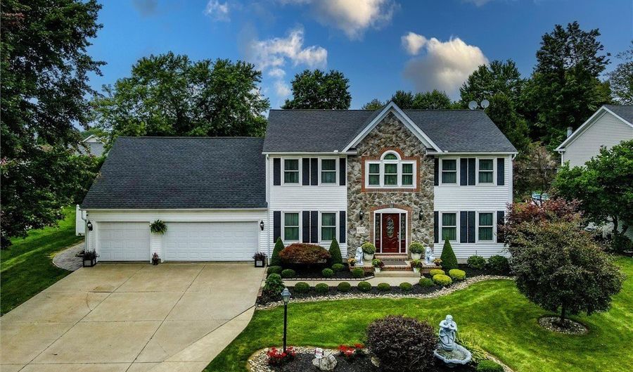 4071 Briarwood Ct, Ashtabula, OH 44004 - 5 Beds, 3 Bath