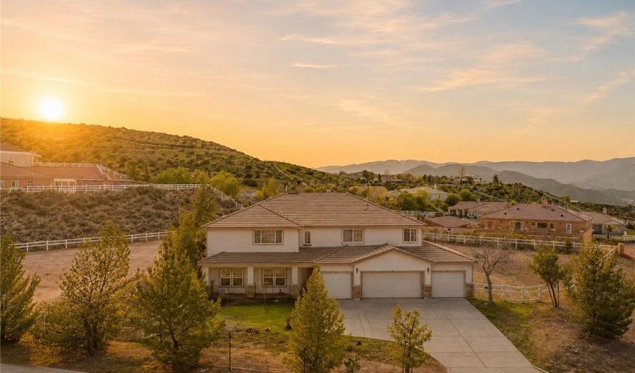 34250 Mcennery Cyn, Acton, CA 93510 - 6 Beds, 5 Bath