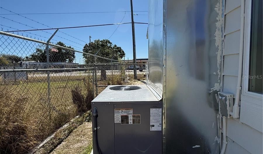 311 E BRIDGERS Ave, Auburndale, FL 33823 - 3 Beds, 1 Bath