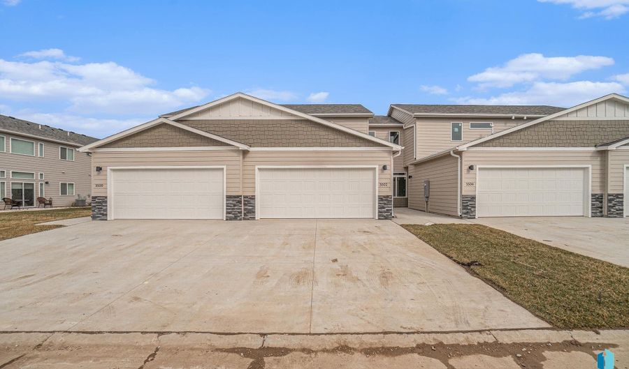 3502 S Chalice Pl, Sioux Falls, SD 57106 - 3 Beds, 3 Bath