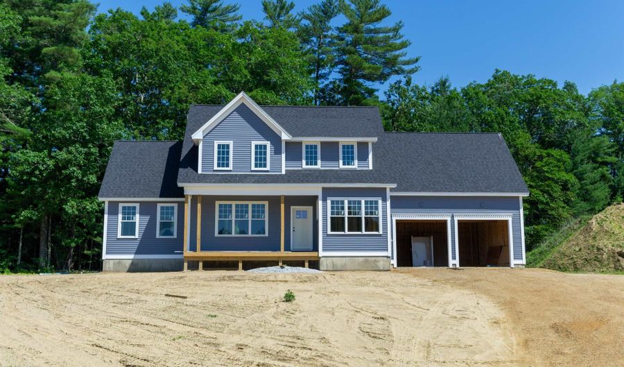 8 Stone Creek Dr, Brentwood, NH 03833 - 4 Beds, 4 Bath