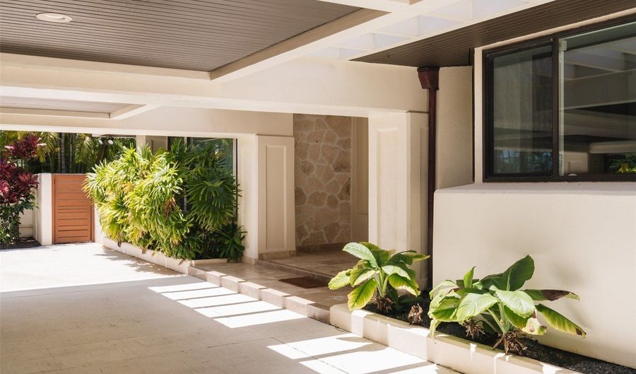 4714 Kahala Ave, Honolulu, HI 96816 - 6 Beds, 8 Bath