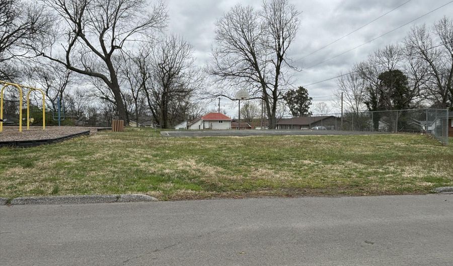 219 Burns St, Alcoa, TN 37701 - 2 Beds, 1 Bath