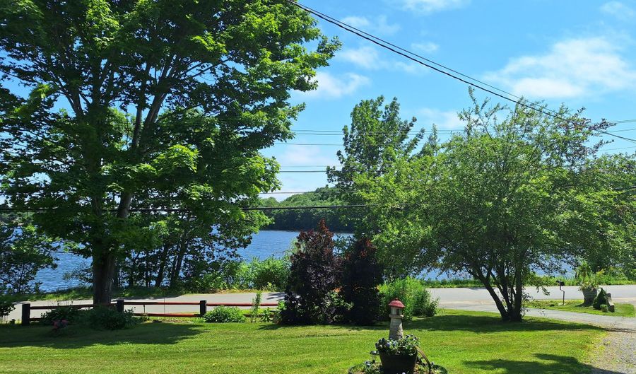 97 Robbins Rd, Belfast, ME 04915 - 3 Beds, 2 Bath