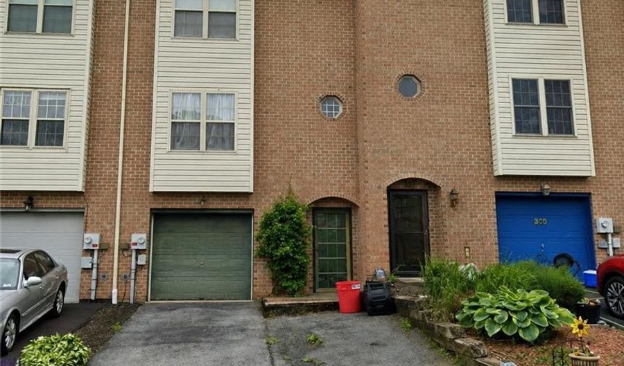 302 Ridgeview Dr, Alburtis, PA 18011 - 4 Beds, 4 Bath
